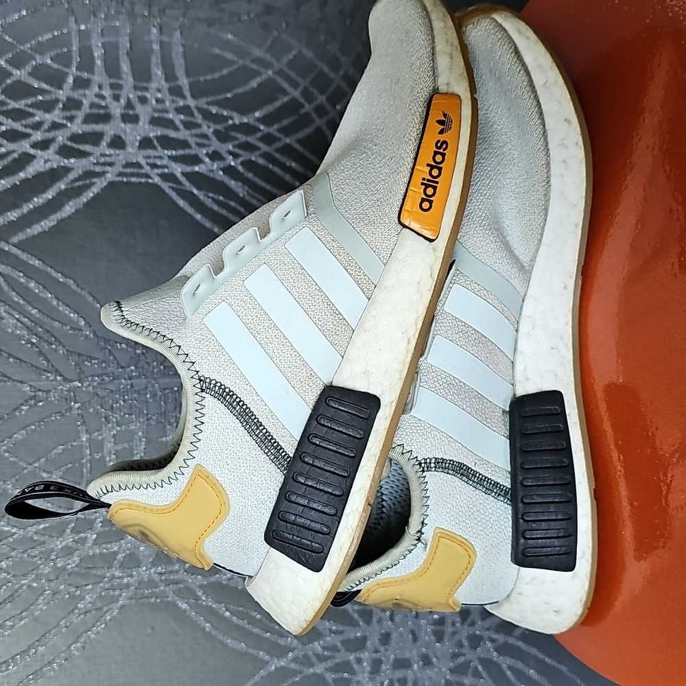 Adidas NMD R1 in Light Blue (? Or Green?) and Tan - Picture 5 of 10